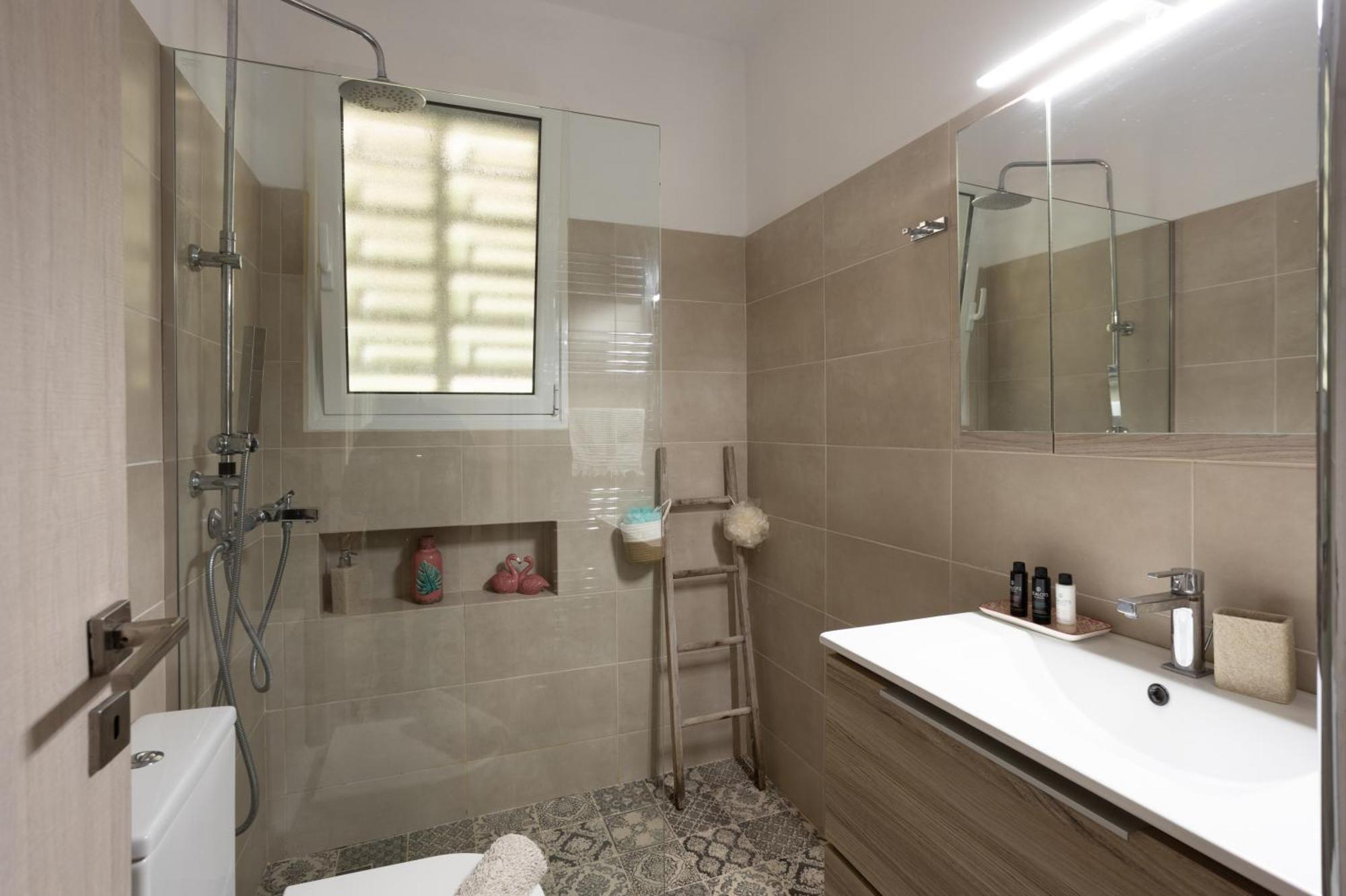 Tropicana Athens Ngoại thất bức ảnh